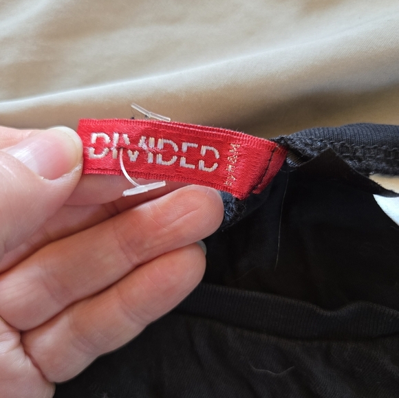 Divided | Rolling Stone Distressed Cropped Tee, Ptp 23" - Picture 4 of 6